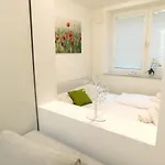 Apartament Modern Center Studio Under The Castle - Free Parking *