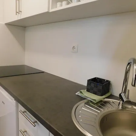 Modern Center Studio Under The Castle - Free Parking *