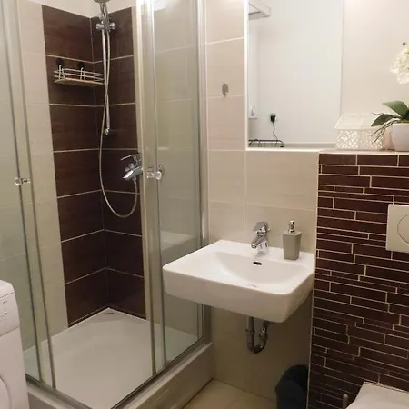 Modern Center Studio Under The Castle - Free Parking *