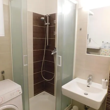 Modern Center Studio Under The Castle - Free Parking