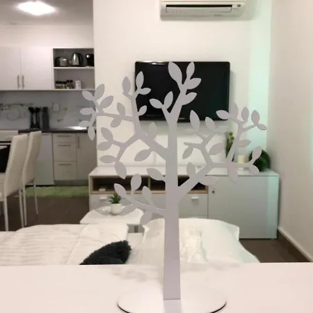 Modern Center Studio Under The Castle - Free Parking *