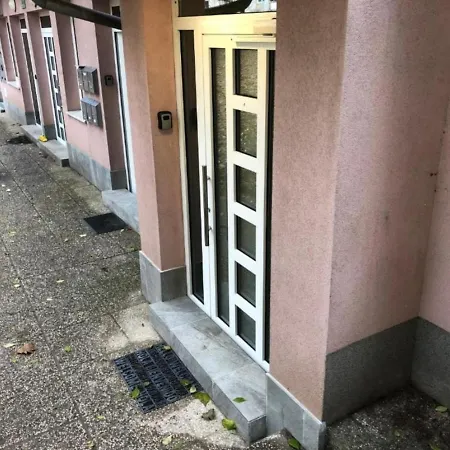 Modern Center Studio Under The Castle - Free Parking Apartment