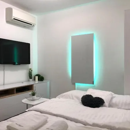 Modern Center Studio Under The Castle - Free Parking Apartman Ljubljana